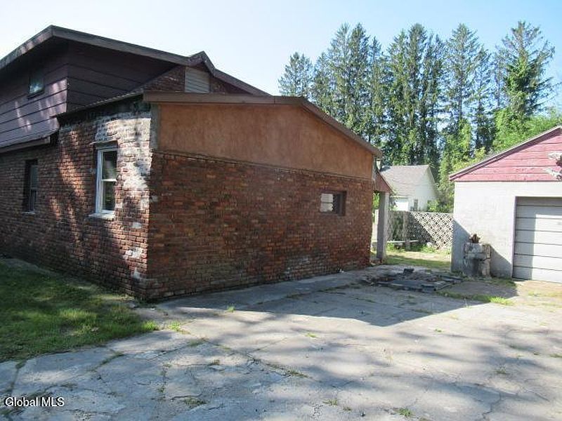 2nd image of 3365 Guilderland Avenue