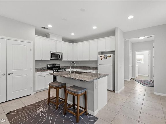 3rd image of 7024 Atwood Peaks Ave