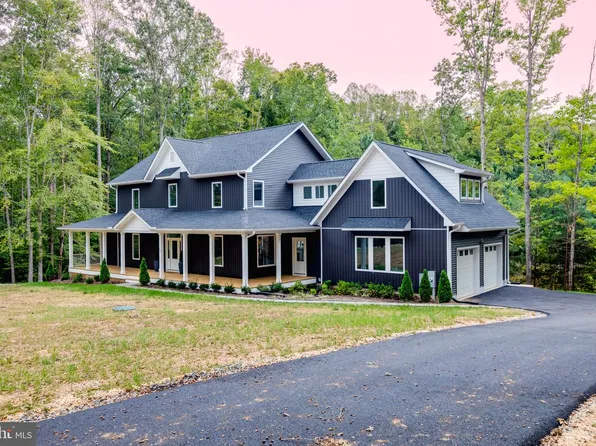 515 Noahs Landing Dr, Bumpass, VA 23024