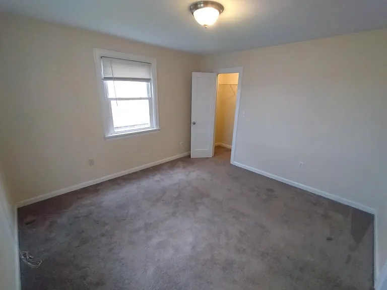2502 Rockefeller Ave — Photo 7