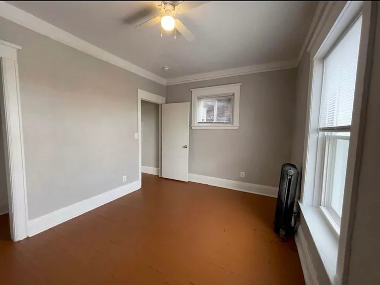 287 E Edsel Ford Fwy #1-8 — Photo 13