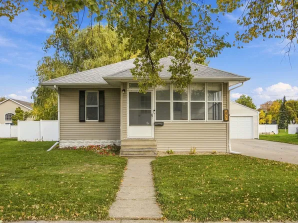 47 Center St, West Fargo, ND 58078