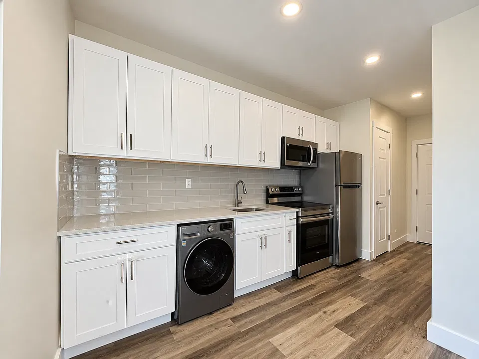3017 Brighton 12th St #1R