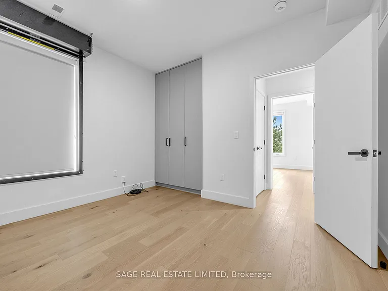 909 Castlefield Ave #3 — Photo 23