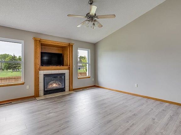 5th image of 314 N Clay Cir