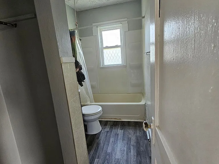 2519 Delaware St — Photo 3