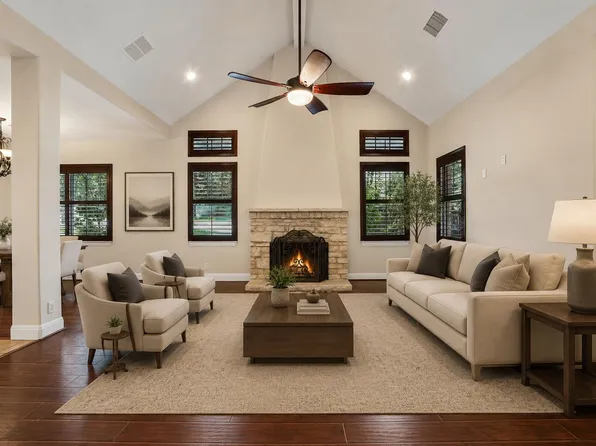 101 N Meadowlark St, Lakeway, TX 78734