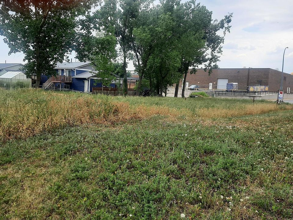2nd image of 913 Apple Blossom Way #12