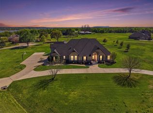 1201 E Iberian Ct, Granbury, TX 76048