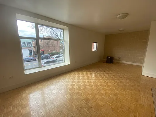 Rented by RealTegrity NY LLC | media 9