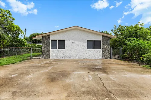 6121 SW 40th Ct Photo 1