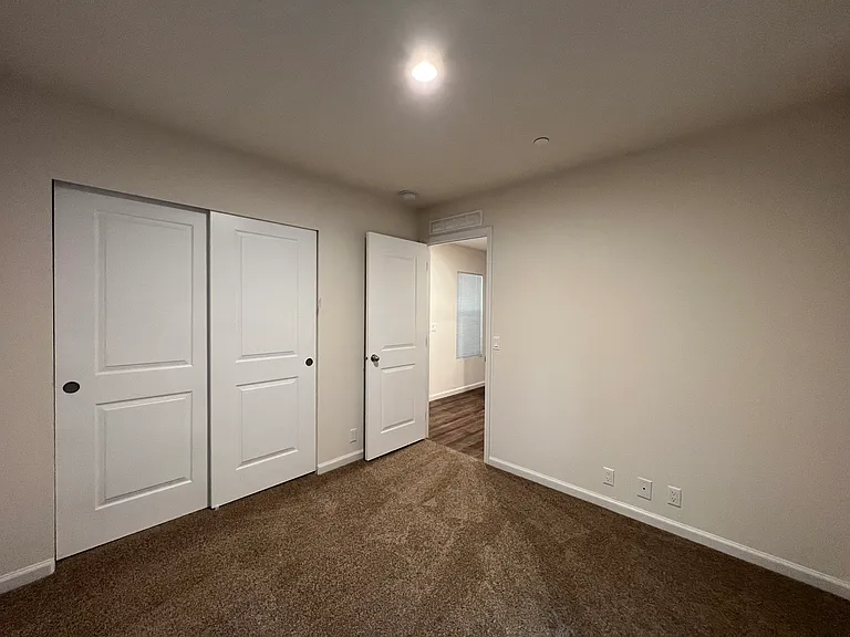 14860 River Rd #10 — Photo 6