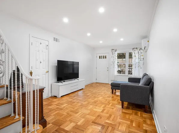 2505 120th St, Flushing, NY 11354
