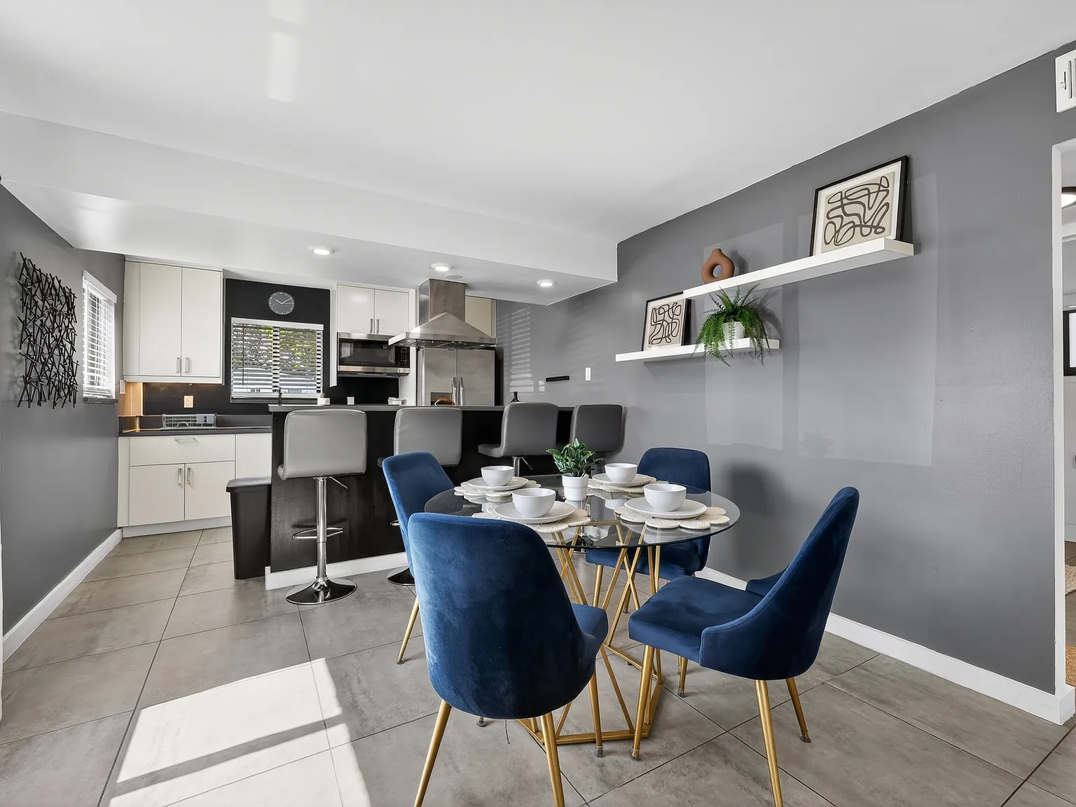 2 bed, 1200 sqft, $4,000 — Photo 4
