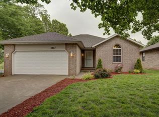 3857 W Dover St, Springfield, MO 65802