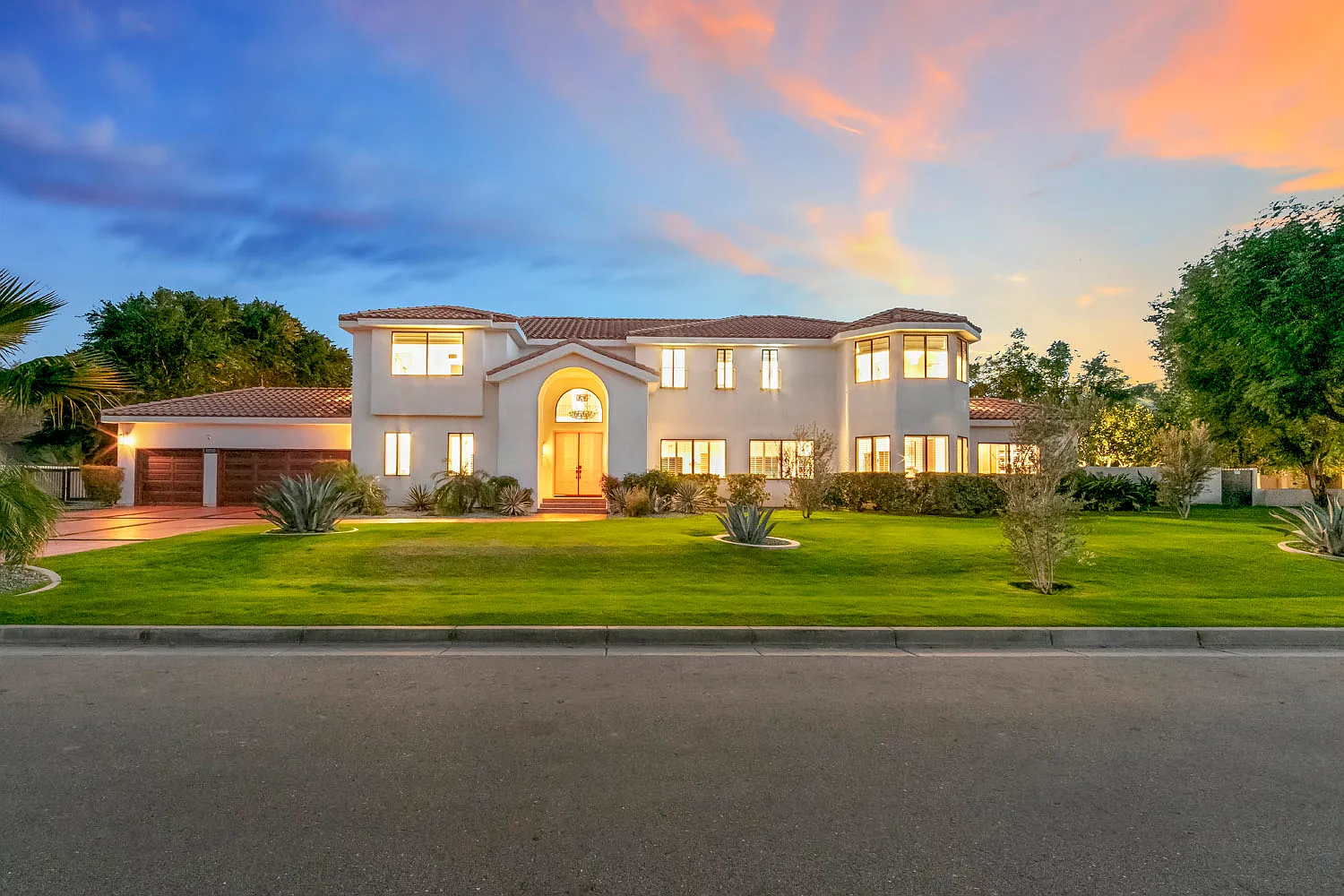 6 bed, 6.5 bath, 5227 sqft, $25,000 — Photo 3