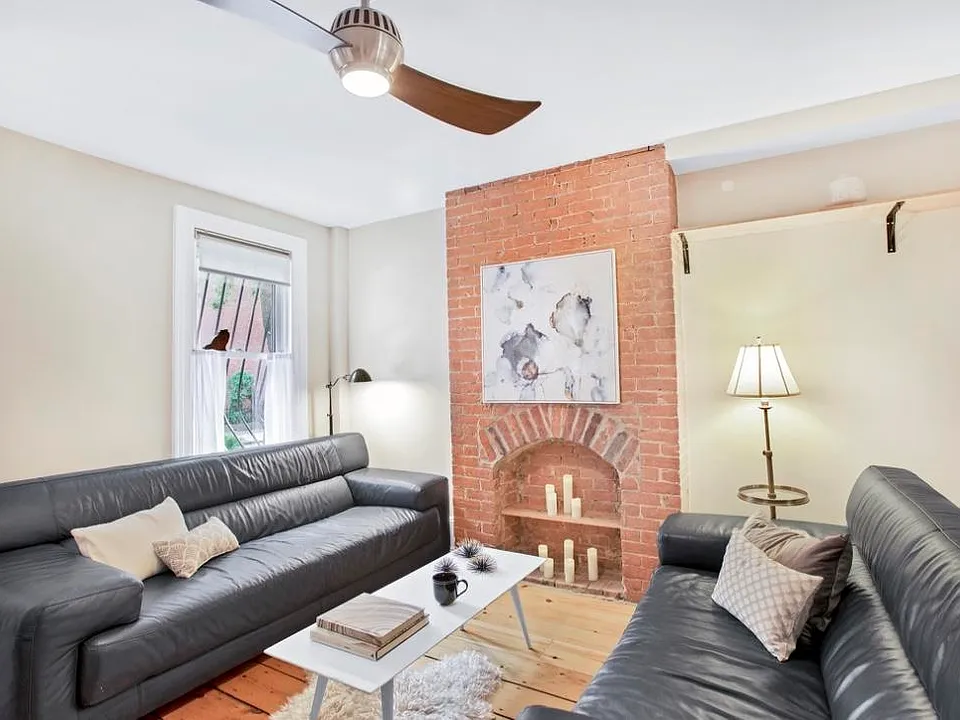 159 1/2 Coles St