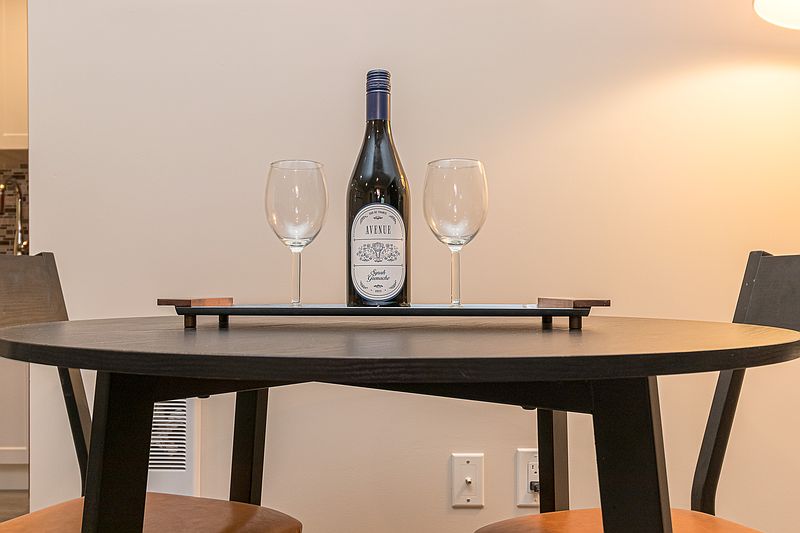 Saanich House for rent - 2 Bedrooms — photo 6