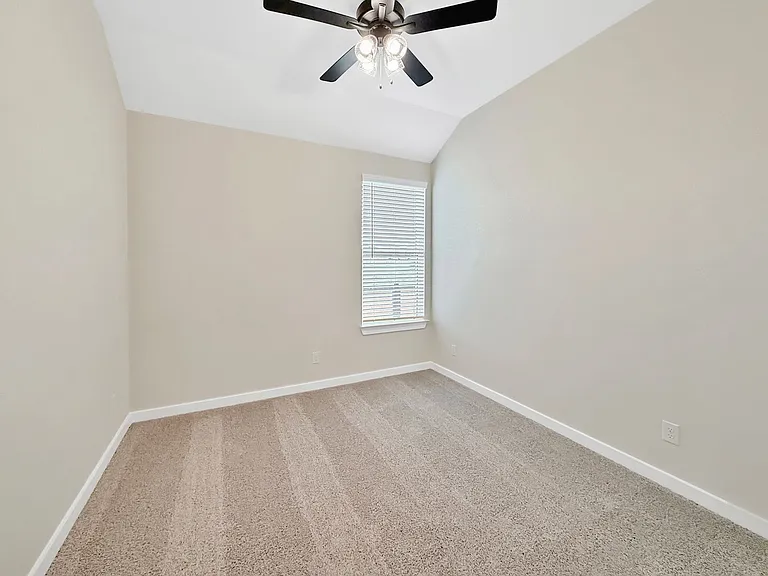1590 Lone Grapevine — Photo 23
