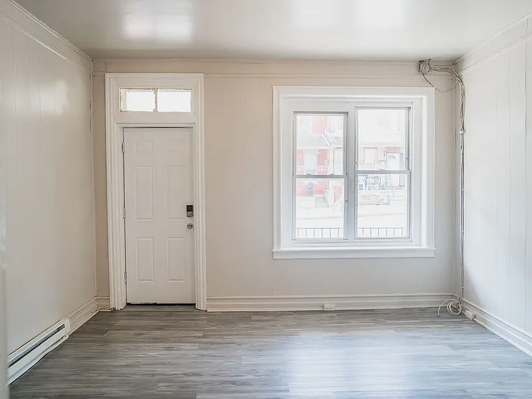 425 W Gordon St — Photo 5