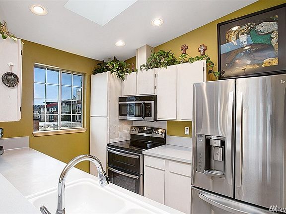 5th image of 3622 14th Ave W #301