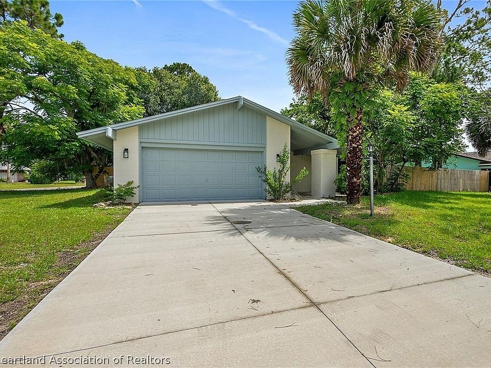 1st image of 1 Clark Ln