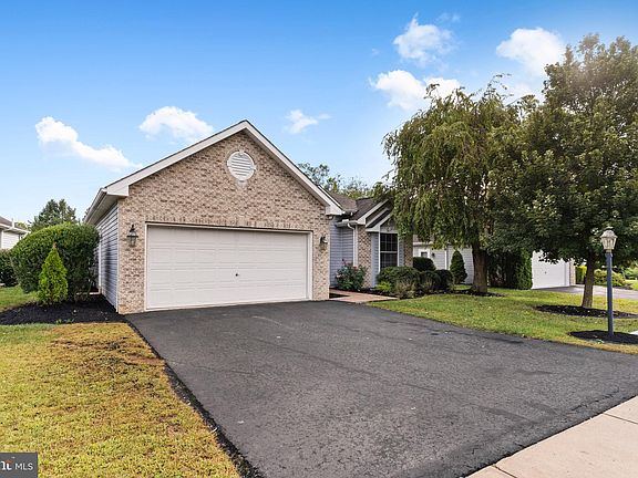 2nd image of 8 Longwood Dr