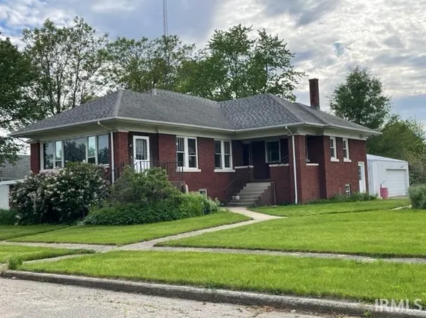 204 S Chestnut St, Earl Park, IN 47942