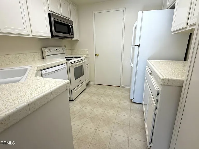 277 E Sierra Madre Blvd #16C — Photo 6