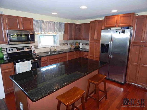 2nd image of 2058 Wilson Dr