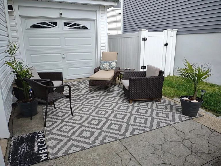 19 N Douglas Ave — Photo 22