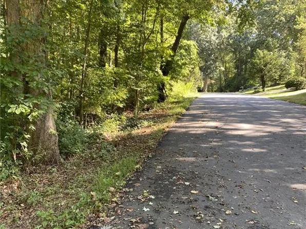6 Hunters Path, Clinton, CT 06413