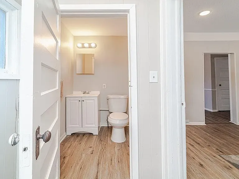 1711 22nd Ave NE #1711 — Photo 5