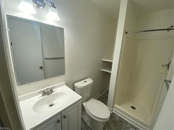 5th image of 518 19th St #A4