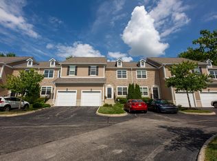 8034 Ravine Run Ln, Columbus, OH 43235