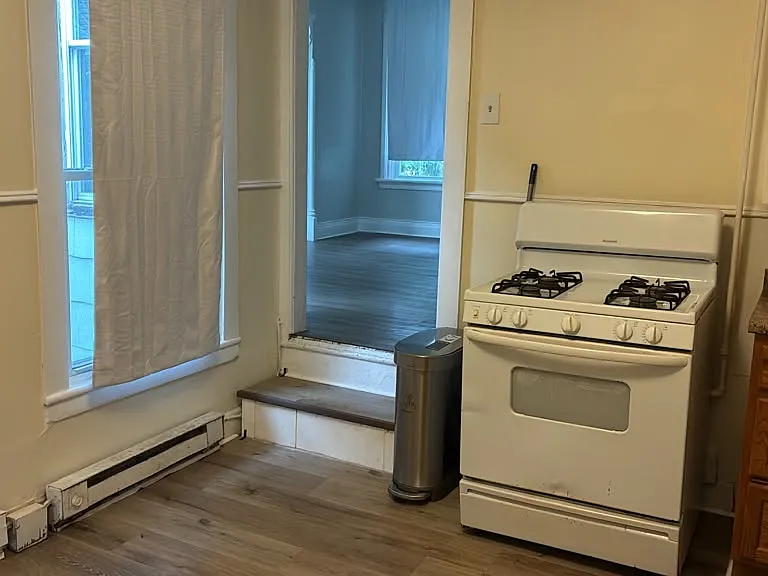 16 Laurel Hill Ave #4 — Photo 3