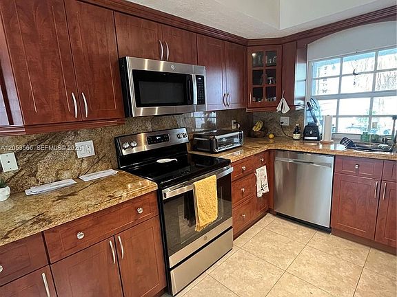 5th image of 14419 SW 142nd Ct