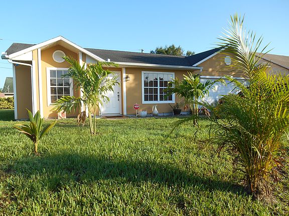 2nd image of 3504 SE Hyde Cir