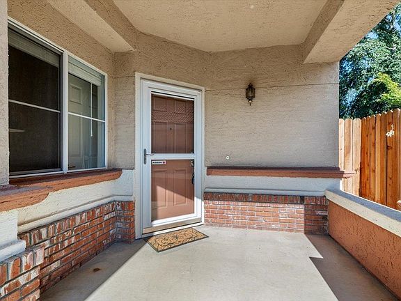 4th image of 108 Sedgeford Ct