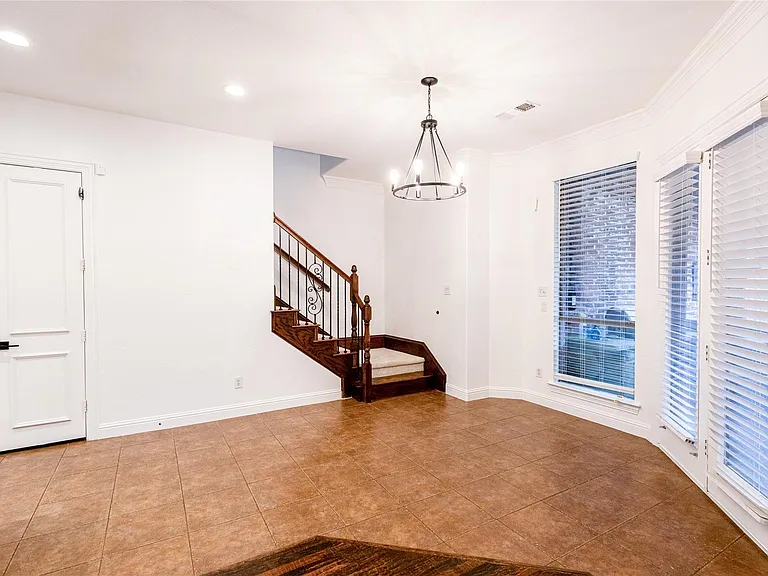 2408 Lady Of The Lake Blvd — Photo 10
