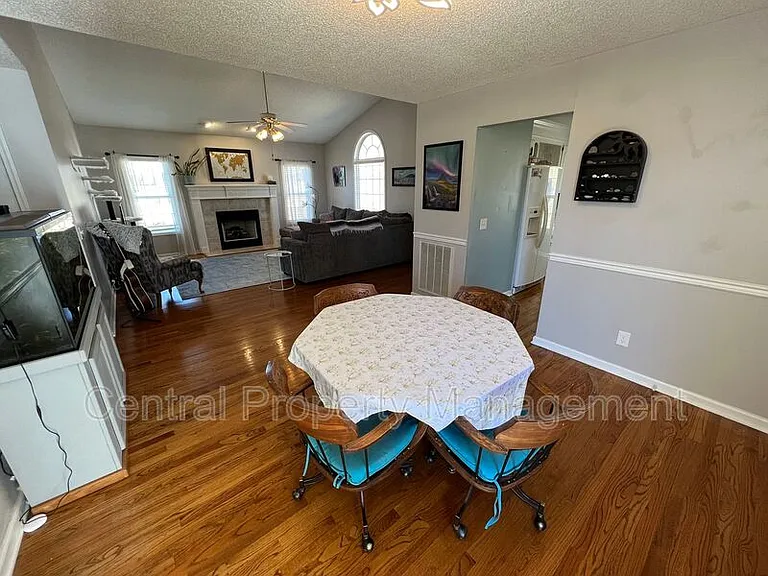 1014 Old Mill Rd — Photo 2