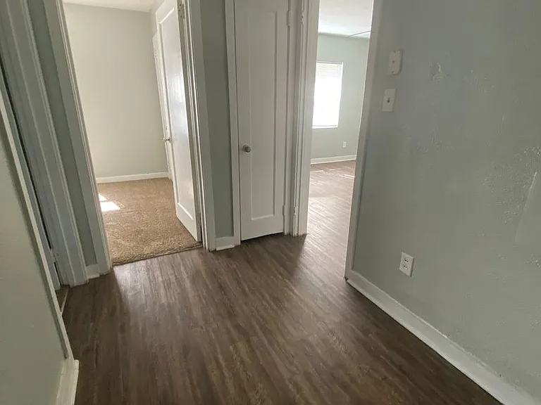 3930 Roswell Dr — Photo 16