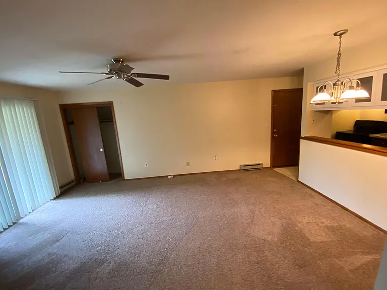 1453 S Carriage Ln — Photo 4