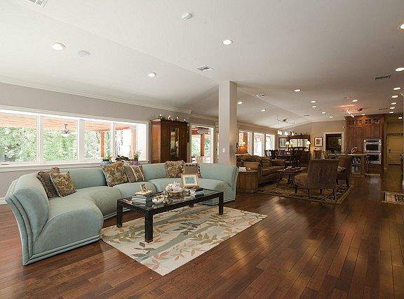 Cheery living area with elaborate sound system.