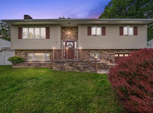 23 Waldron Dr, Stony Pt, NY 10980