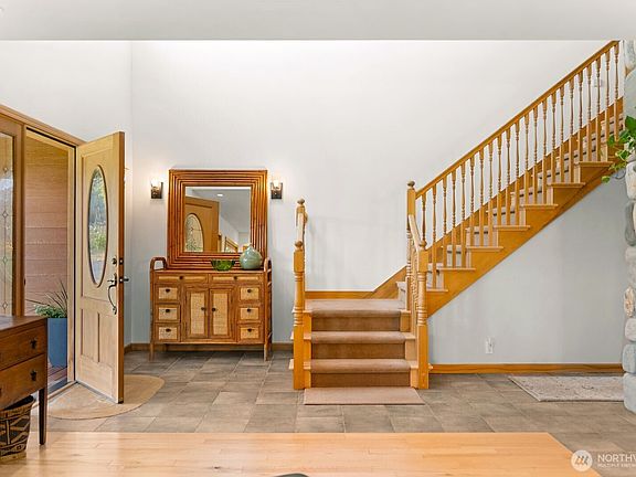 5th image of 19 Mariposa Lane
