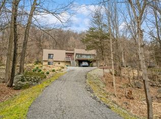 6 Van Blarcom Ct, Sussex, NJ 07461