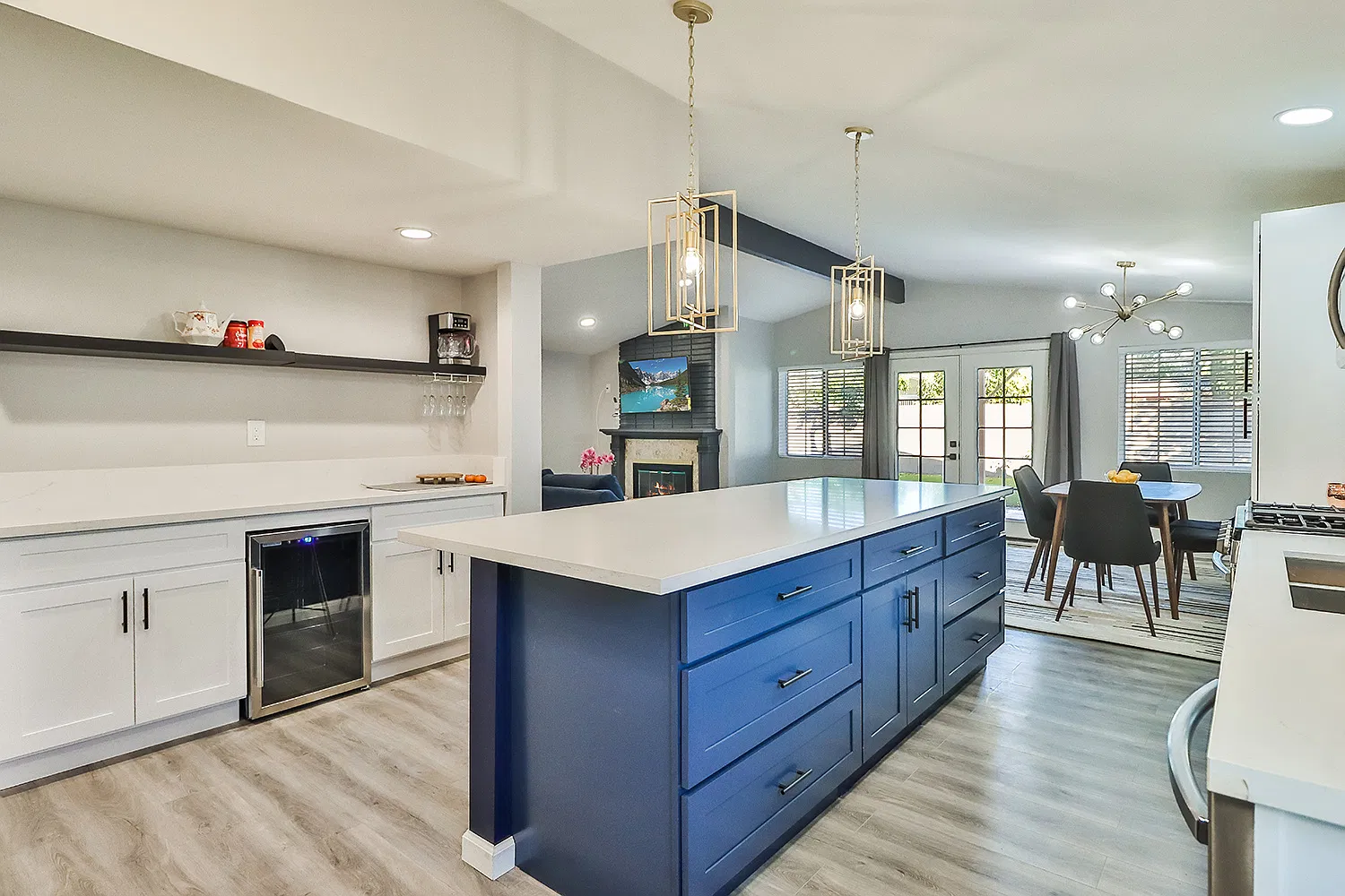 6564 Kelvin Ave — Photo 4