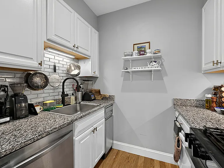 1723 Washington St #302 — Photo 7