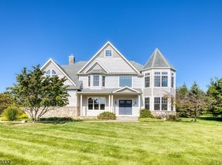 2 Jordan Ct, Long Valley, NJ 07853